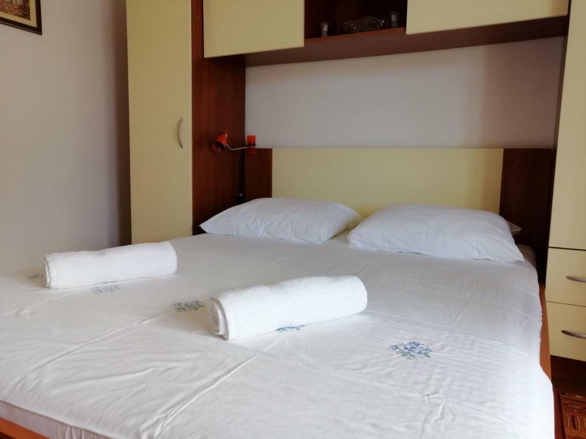 Apartments Emmas Studio Stari Grad  Εξωτερικό φωτογραφία