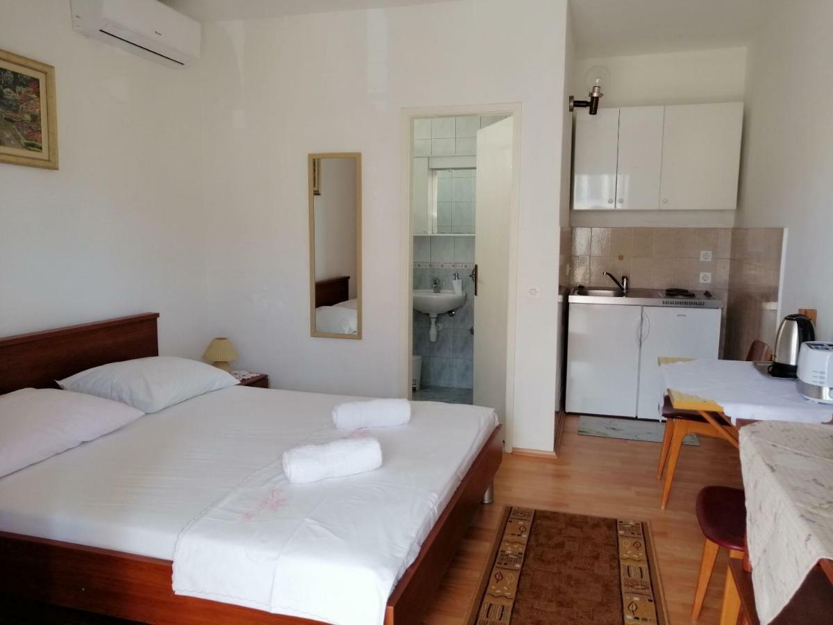 Apartments Emmas Studio Stari Grad  Εξωτερικό φωτογραφία