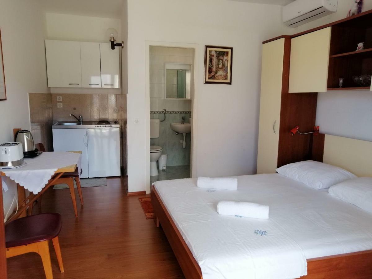 Apartments Emmas Studio Stari Grad  Εξωτερικό φωτογραφία