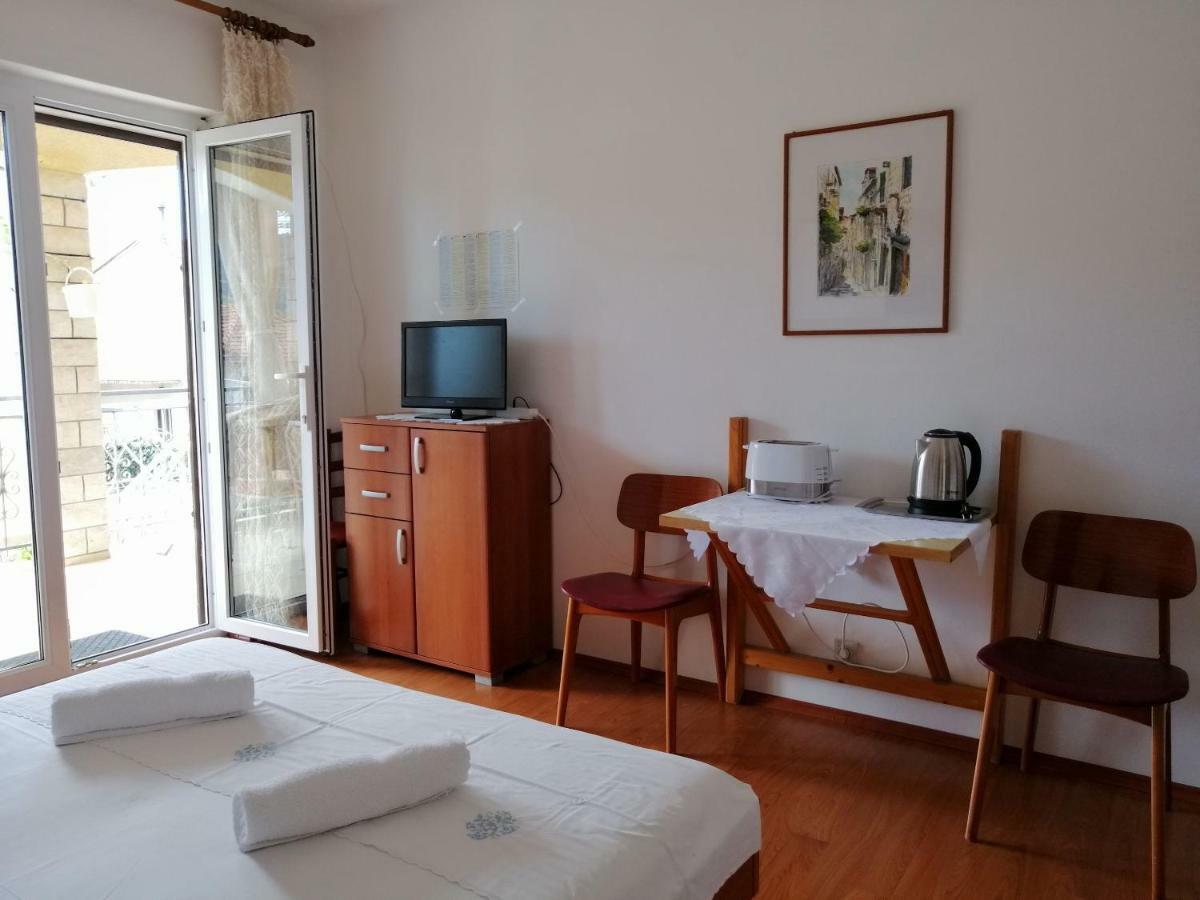 Apartments Emmas Studio Stari Grad  Εξωτερικό φωτογραφία